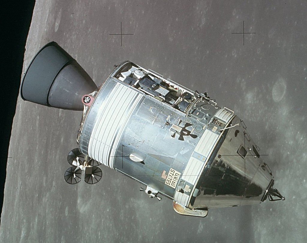 Nava Apollo 15 - Usando Partes de Liga de Nióbio
